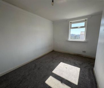 3 bedroom end of terrace house to rent - Photo 3