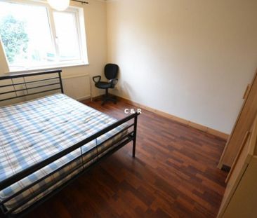 4 bedroom end of terrace house to rent - Photo 4