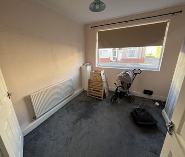 2 bedroom end of terrace house to rent - Photo 4