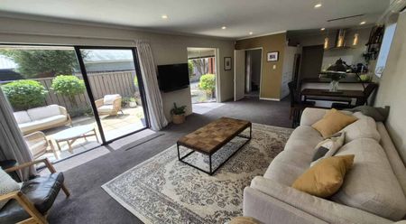 Lovely Two-Storey Home in Sought-After Location - Photo 2