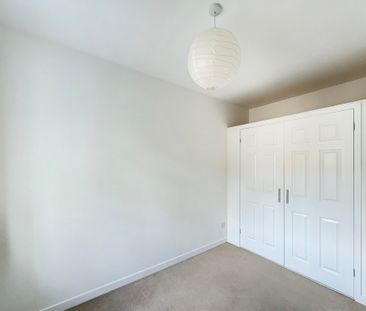 A well maintained three bedroom mid terrace house, available now, w... - Photo 5