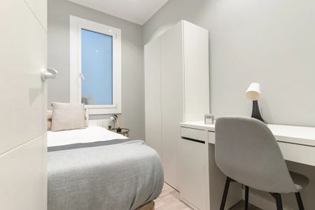 Carrer de Prats de Molló, Barcelona, Catalonia 08021 - Photo 2