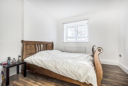 3 bedroom flat to rent - Photo 3