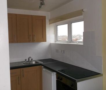 Studio Flat, Handcross Road, LU2 - Photo 3