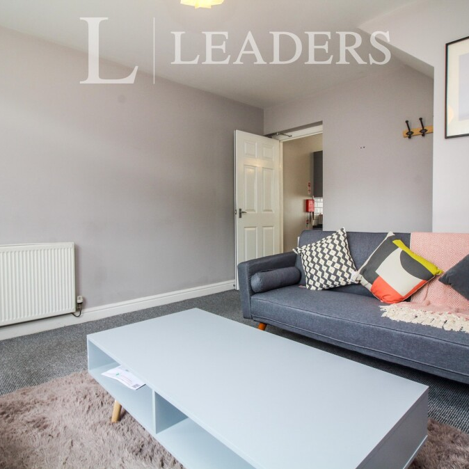 4 bedroom terraced house to rent - Photo 1