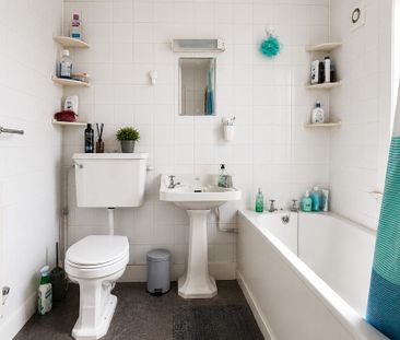 Room 4, Cockburn Street - Photo 3