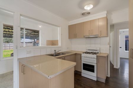 15 Beacon Hills Crescent CRAIGIEBURN - Photo 5
