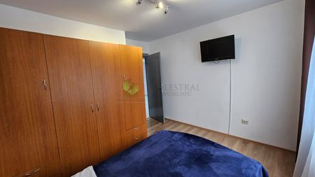 Apartament 4 camere Tractorul,mobilat-utilat,600 Euro - Fotografie 3