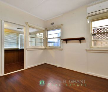 Prime Location! - Photo 6