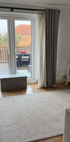 3 bedroom semi-detached house to rent - Photo 1