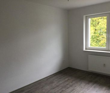 Renovierte 2-Zimmer-Wohnung im EG mit Tageslichtbad! - Photo 4