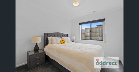 Spacious Family Living with Multiple Living Areas & Side Access - Photo 5