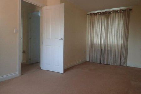 4 bedroom detached house to rent - Photo 3