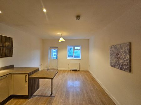 2 bedroom apartment to rent - Photo 4