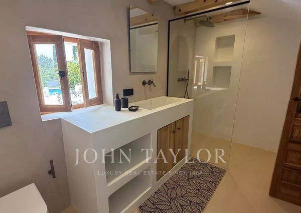 Cala Llonga, Balearic Islands 07849