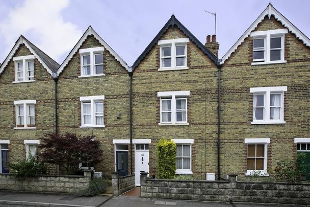 1 bedroom in a house share to rent - Photo 1