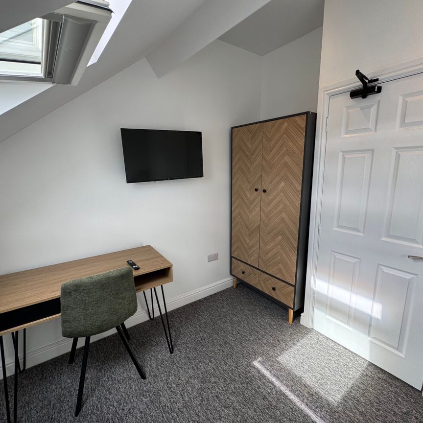 84 Leopold Street - Photo 1