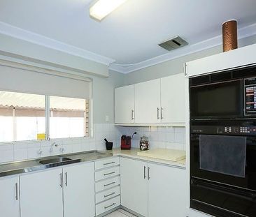 Family Home 4 x 2! - Photo 4