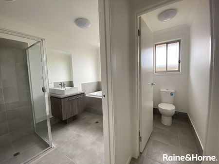 8 Aragon Court, Munno Para West, SA 5115 - Photo 5