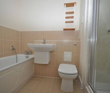 2 bedroom ground floor flat to rent - Photo 5