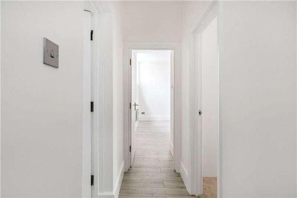 Spencer Mews, London, SW8 - Photo 1