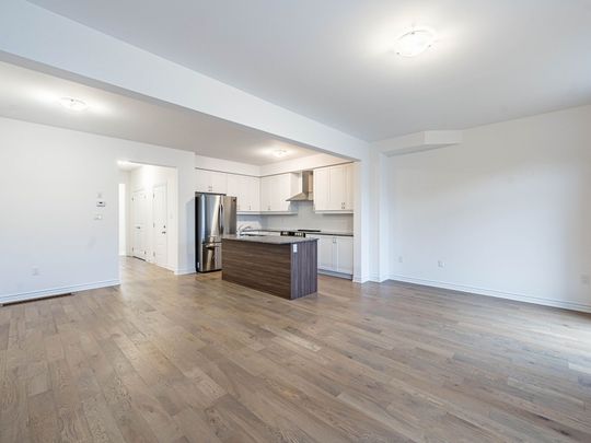 For Lease - 42 Eberhardt Drive, Wasaga Beach, Ontario - Photo 1