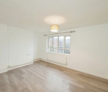 2 Bed Flat, Elton House, BS2 - Photo 1