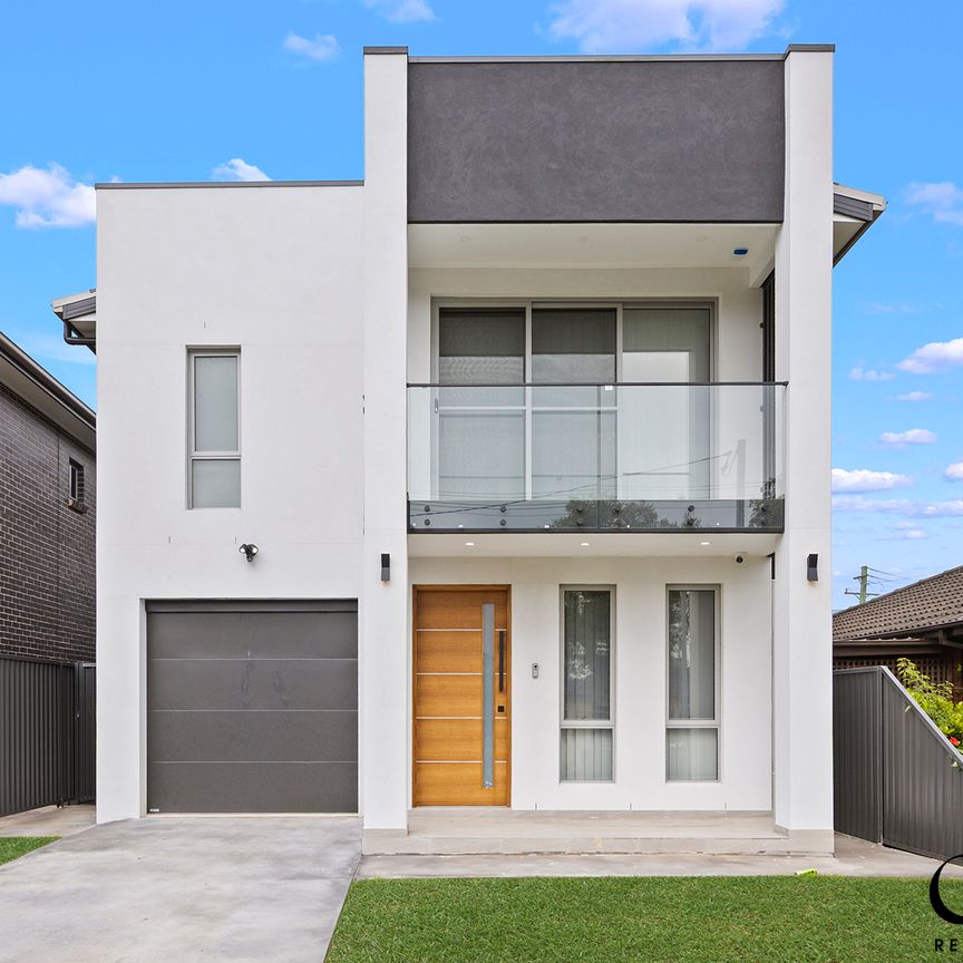 3B Cuthel Place, Campbelltown NSW 2560 - House For Rent | Domain - Photo 1