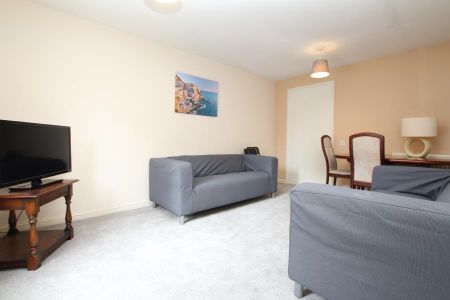 4 bedroom terraced house to rent - Photo 2