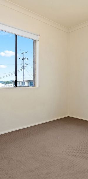 Charming One-Bedroom Unit in Picturesque Swansea - Photo 1