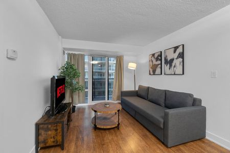 Blue Jays Way - Photo 3