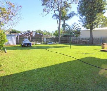Family-Friendly Home in Strathpine - Photo 3