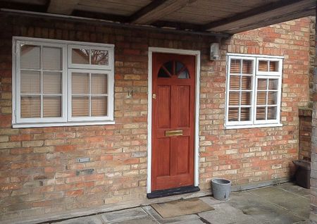 Newlands, Rear of Sheaf Street, Daventry, Northamptonshire. - Photo 5