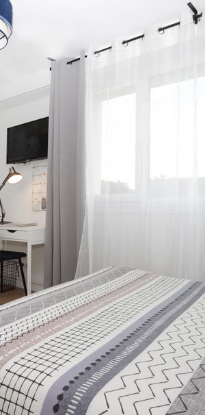 PIERRE CURIE Roommate 4 Bedrooms at Saint Herblain - Photo 1