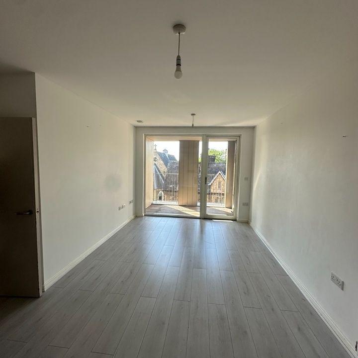 2 Bed Flat, Fore St, N18 - Photo 1