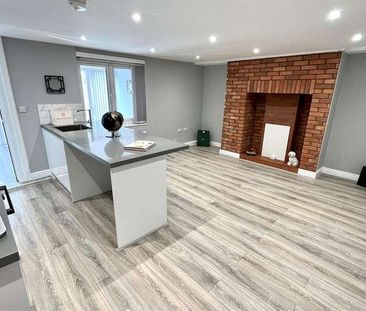 Garden Flat, Austhorpe Road, Leeds, LS15 - Photo 1