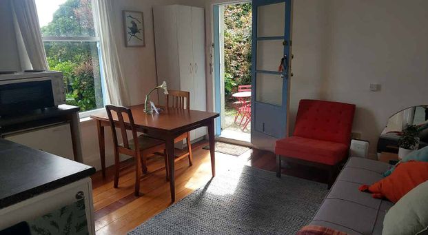 Furnished & sunny cottage, short or long term let - Photo 1