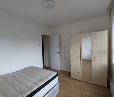 2 Bed Flat, Dorking Court, N17 - Photo 4