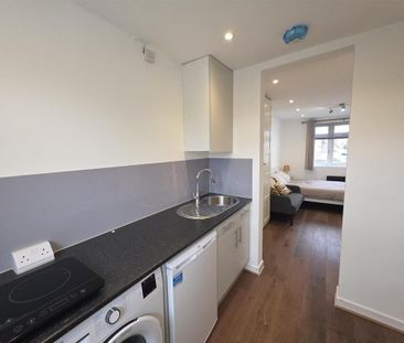 House to rent - Photo 1