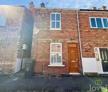 2 bedroom Semi-detached house To Let - Photo 4