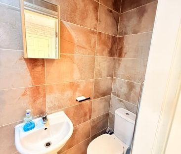 1 bedroom in a house share to rent - Photo 6