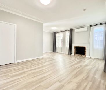 Beautifully presented family home set in prime location, offering b... - Photo 6