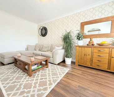 1 bed Flat To Let - Photo 3