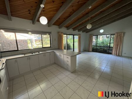 7 Gray Place, Sunshine Bay NSW - Photo 3