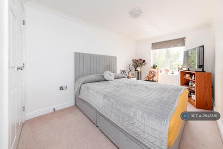 3 bedroom terraced house to rent - Photo 5