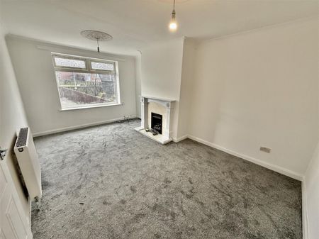 Curren Gardens, Gateshead - Photo 2