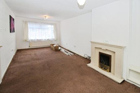 4 bedroom semi-detached house to rent - Photo 2