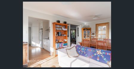 Sun, Views and Level Access - Photo 2