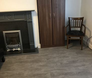 Room in a Shared House, Darley Avenue, BL4 - Photo 5