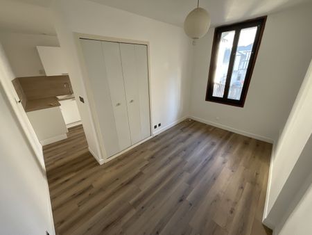 A LOUER - Bourges quartier Edouard Vaillant - T1 de 23.65 m² - Photo 5